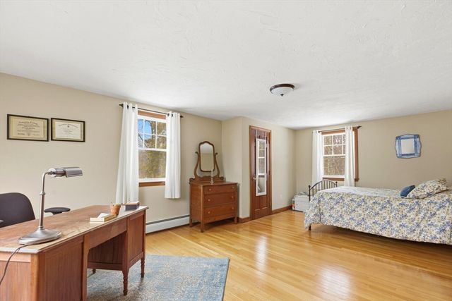 13 Checkerberry Ln, Sandwich, MA 02644