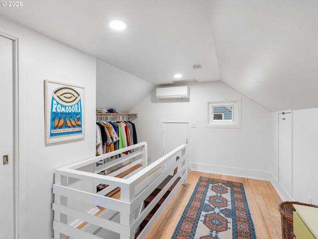 1310 Ne 70TH Ave, Portland, OR 97213