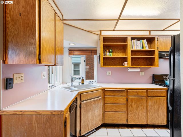 1310 Ne 70TH Ave, Portland, OR 97213