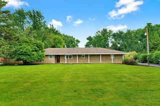 22W689 Elmwood Drive, Glen Ellyn, IL 60137