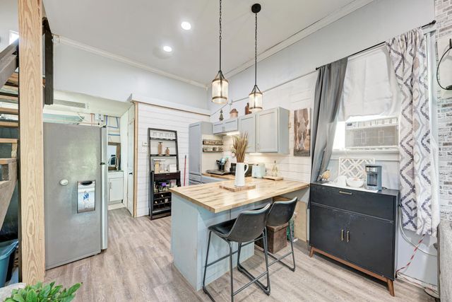 114 La Cascada PASS, Elgin, TX 78621