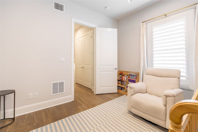 14948 Oak Street, Addison, TX 75001