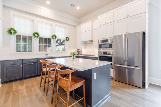 14948 Oak Street, Addison, TX 75001