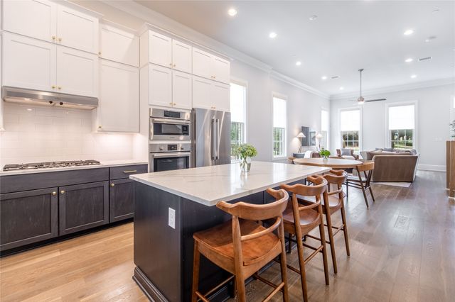 14948 Oak Street, Addison, TX 75001