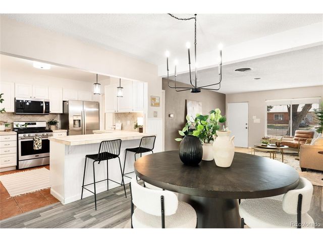 1176 Tucson St, Aurora, CO 80011