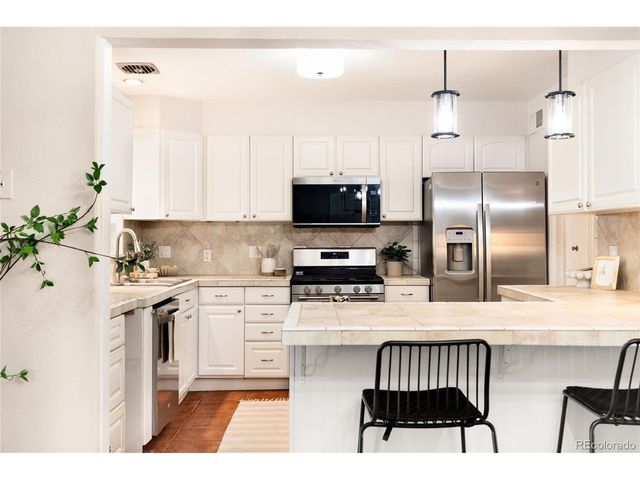 1176 Tucson St, Aurora, CO 80011