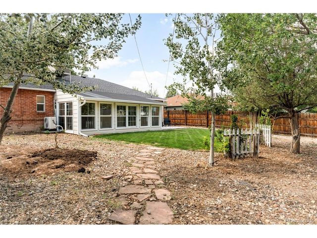 1176 Tucson St, Aurora, CO 80011