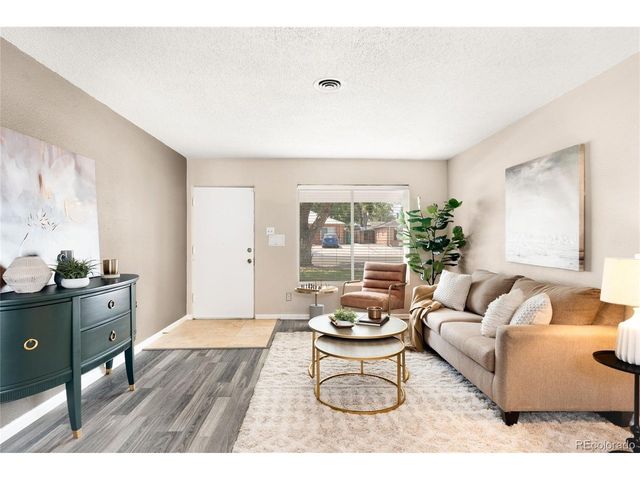 1176 Tucson St, Aurora, CO 80011