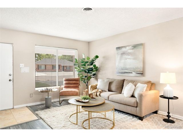 1176 Tucson St, Aurora, CO 80011