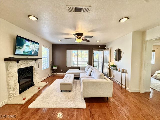 9070 Spring Mountain Road 204, Las Vegas, NV 89117