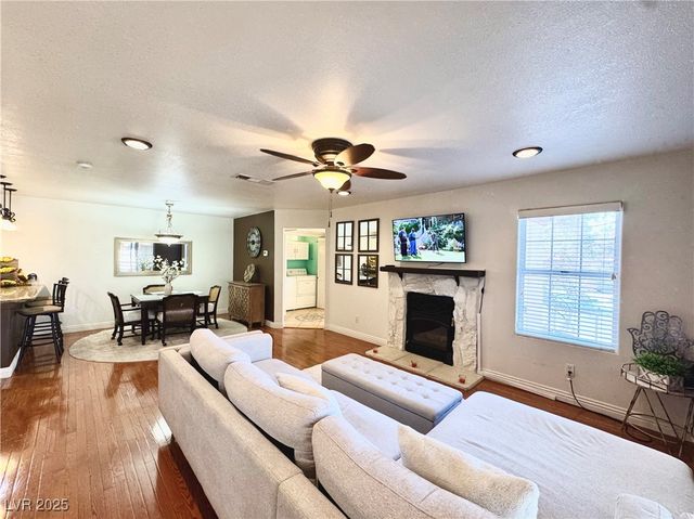 9070 Spring Mountain Road 204, Las Vegas, NV 89117