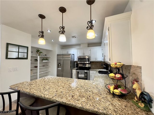 9070 Spring Mountain Road 204, Las Vegas, NV 89117