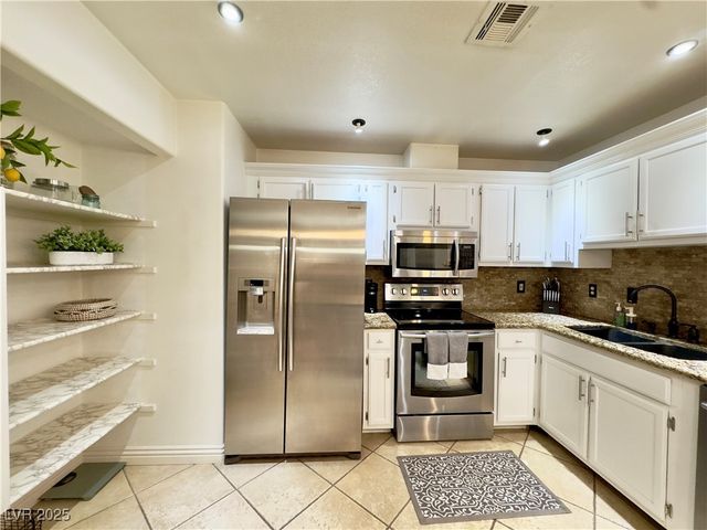 9070 Spring Mountain Road 204, Las Vegas, NV 89117