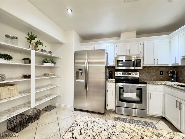 9070 Spring Mountain Road 204, Las Vegas, NV 89117