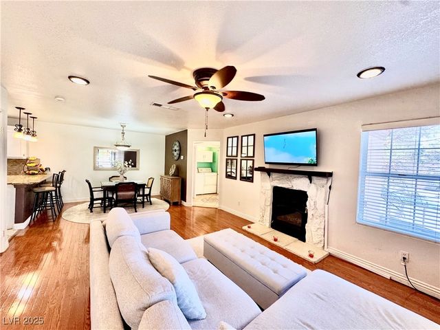 9070 Spring Mountain Road 204, Las Vegas, NV 89117