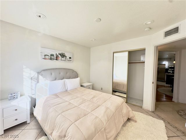 9070 Spring Mountain Road 204, Las Vegas, NV 89117