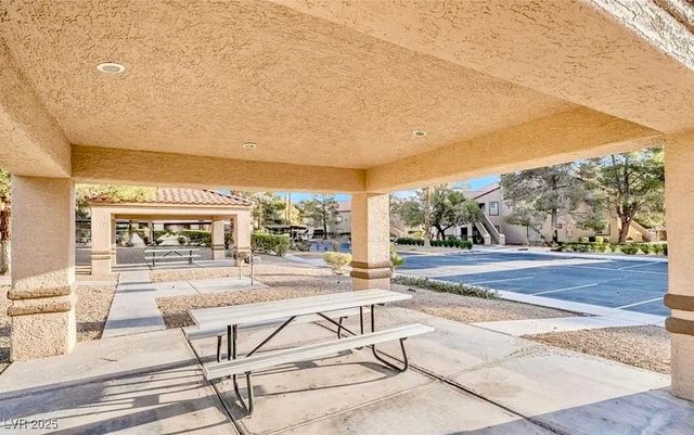 9070 Spring Mountain Road 204, Las Vegas, NV 89117