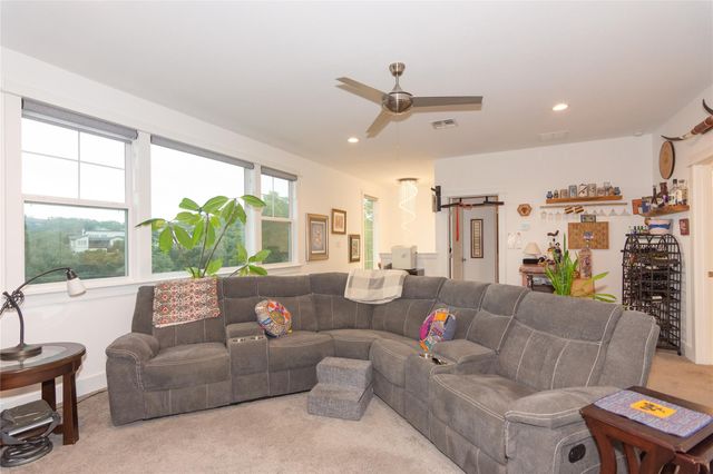 1100 Salen CV, Spicewood, TX 78669