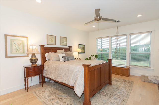 1100 Salen CV, Spicewood, TX 78669