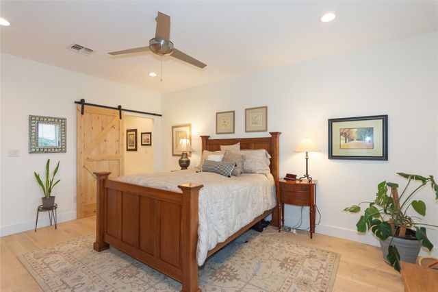 1100 Salen CV, Spicewood, TX 78669