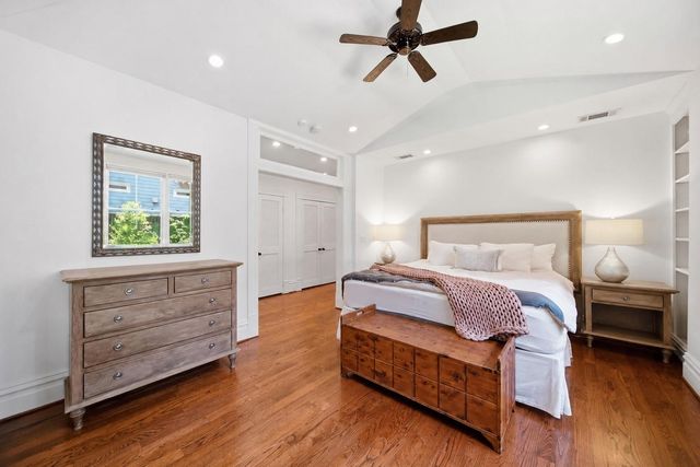 220 W 10th Street, Houston, TX 77008