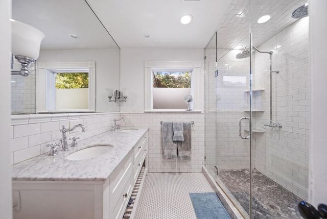 220 W 10th Street, Houston, TX 77008