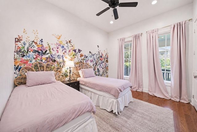 220 W 10th Street, Houston, TX 77008