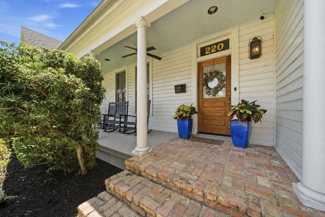 220 W 10th Street, Houston, TX 77008
