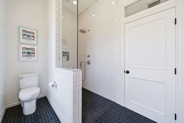 220 W 10th Street, Houston, TX 77008