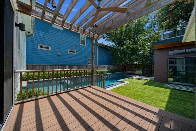 220 W 10th Street, Houston, TX 77008