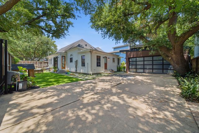 220 W 10th Street, Houston, TX 77008