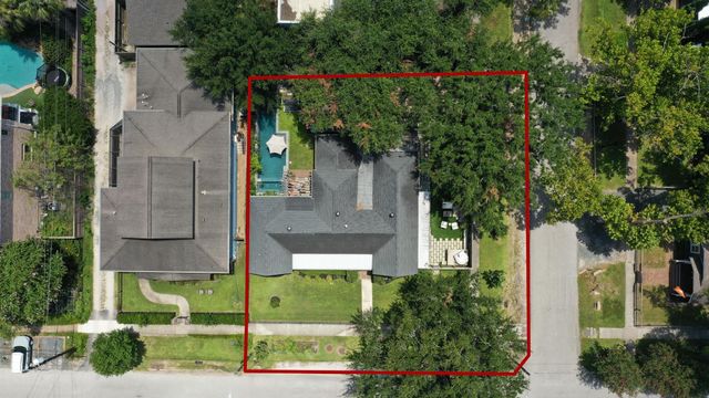 220 W 10th Street, Houston, TX 77008