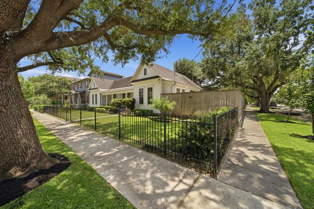 220 W 10th Street, Houston, TX 77008