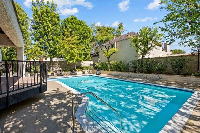 5640 Etiwanda Avenue 1, Tarzana (los Angeles), CA 91356