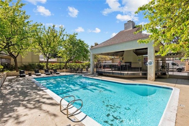 5640 Etiwanda Avenue 1, Tarzana (los Angeles), CA 91356