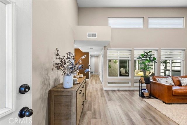 5640 Etiwanda Avenue 1, Tarzana (los Angeles), CA 91356