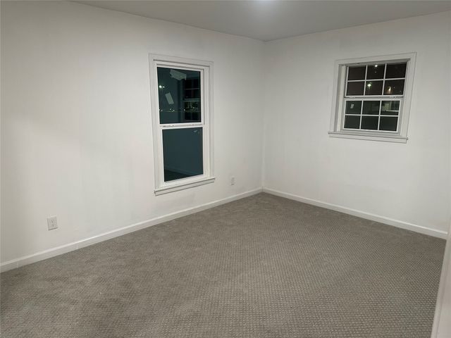 909 Jerry Mashek Drive, West, TX 76691