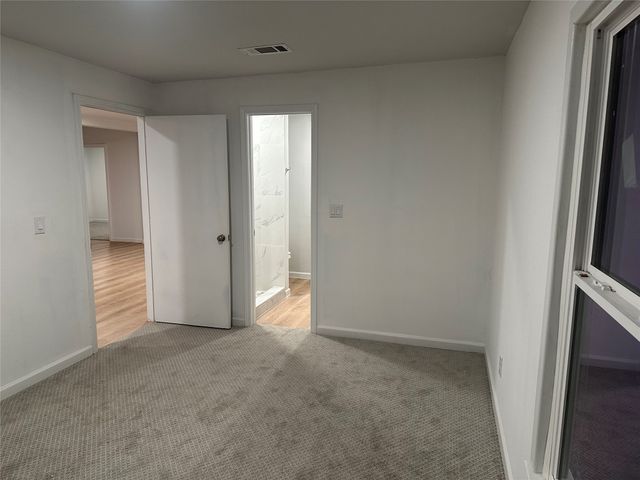 909 Jerry Mashek Drive, West, TX 76691
