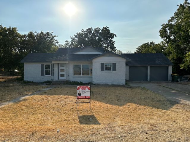 909 Jerry Mashek Drive, West, TX 76691