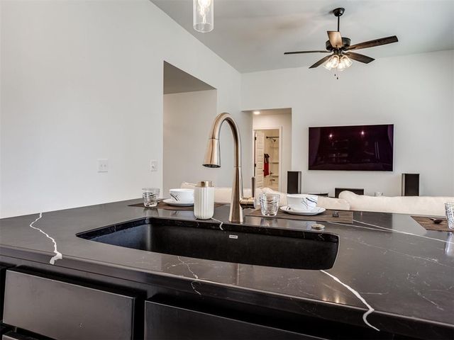 305 Pergola Street, Yukon, OK 73099