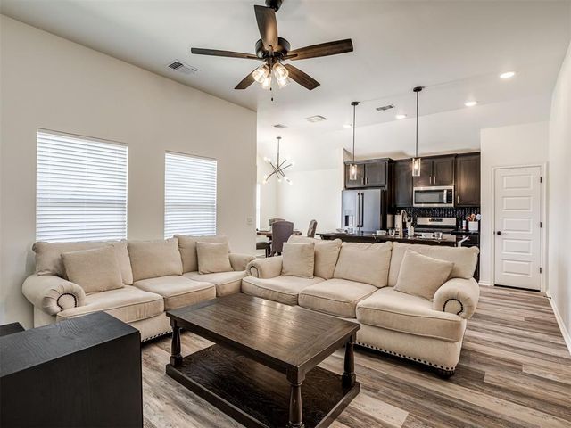 305 Pergola Street, Yukon, OK 73099