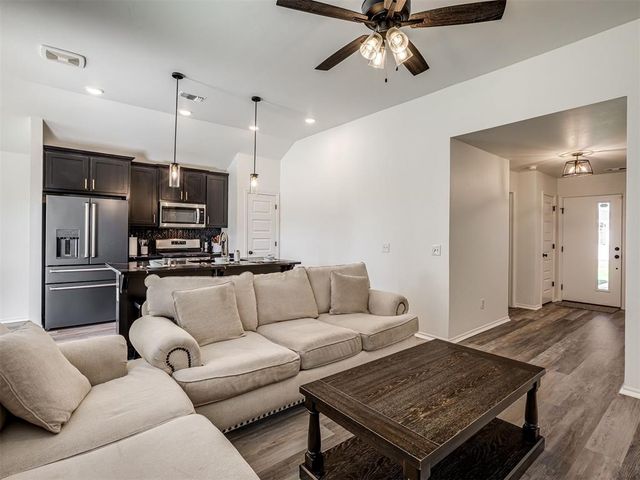 305 Pergola Street, Yukon, OK 73099