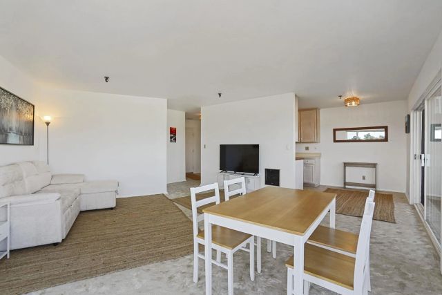 3991 Crown Point Dr 116, San Diego, CA 92109