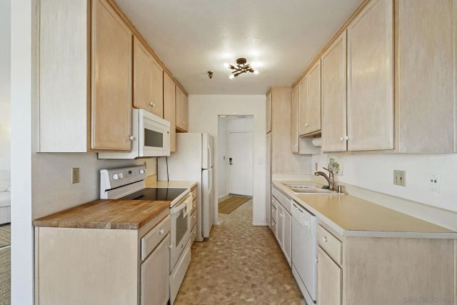 3991 Crown Point Dr 116, San Diego, CA 92109