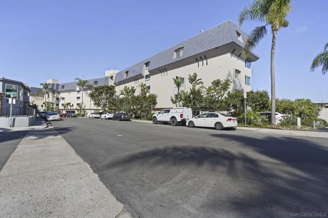 3991 Crown Point Dr 116, San Diego, CA 92109