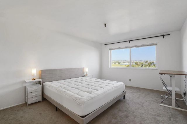 3991 Crown Point Dr 116, San Diego, CA 92109