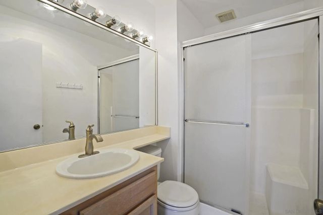 3991 Crown Point Dr 116, San Diego, CA 92109