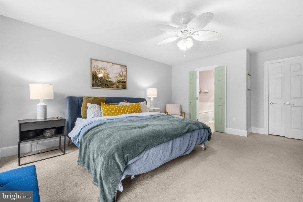 Image 19 of property listing at 8618 CREEK CT, White Plains, MD 20695