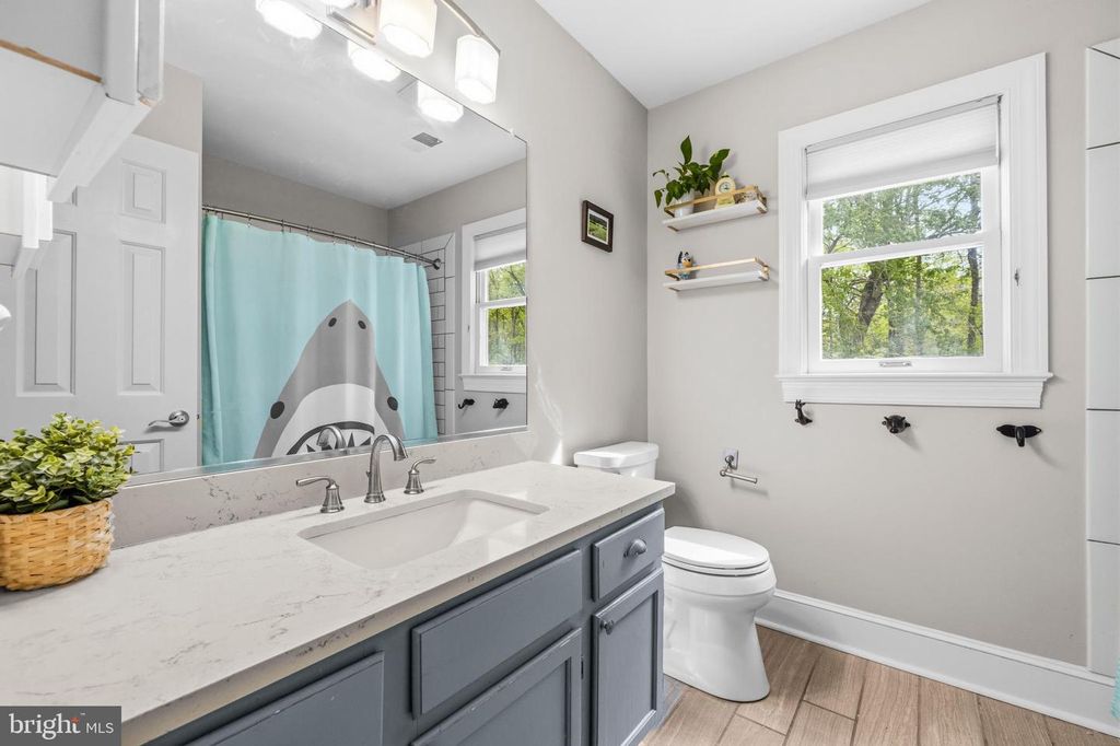 Image 25 of property listing at 8618 CREEK CT, White Plains, MD 20695