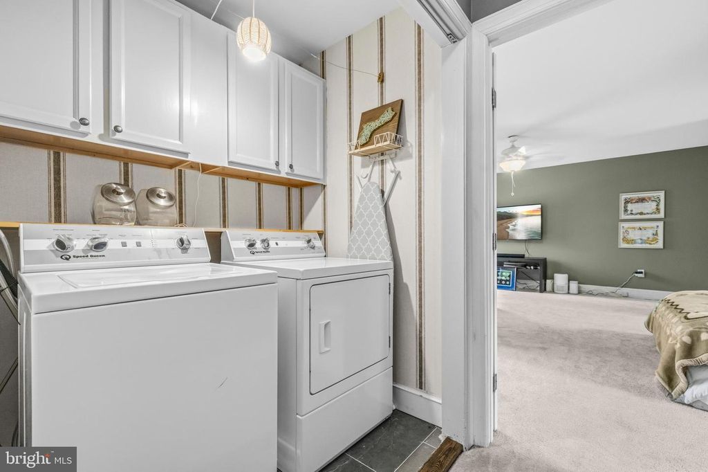 Image 28 of property listing at 8618 CREEK CT, White Plains, MD 20695